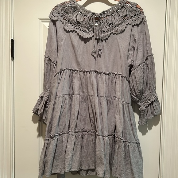 NWOT Beautiful women’s EASEL dress - Picture 8 of 16